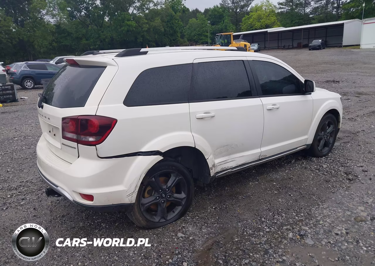 2019 Dodge Journey Crossroad VIN:3C4PDCGB8KT867471 - 4