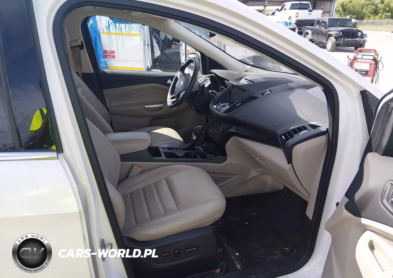 2017 Ford Escape Titanium VIN:1FMCU0J91HUA08851 - 5