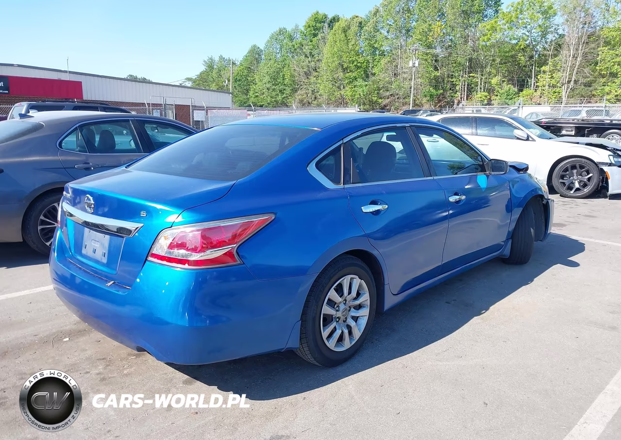 2015 Nissan Altima 2.5 S VIN:1N4AL3AP2FC261393 - 4