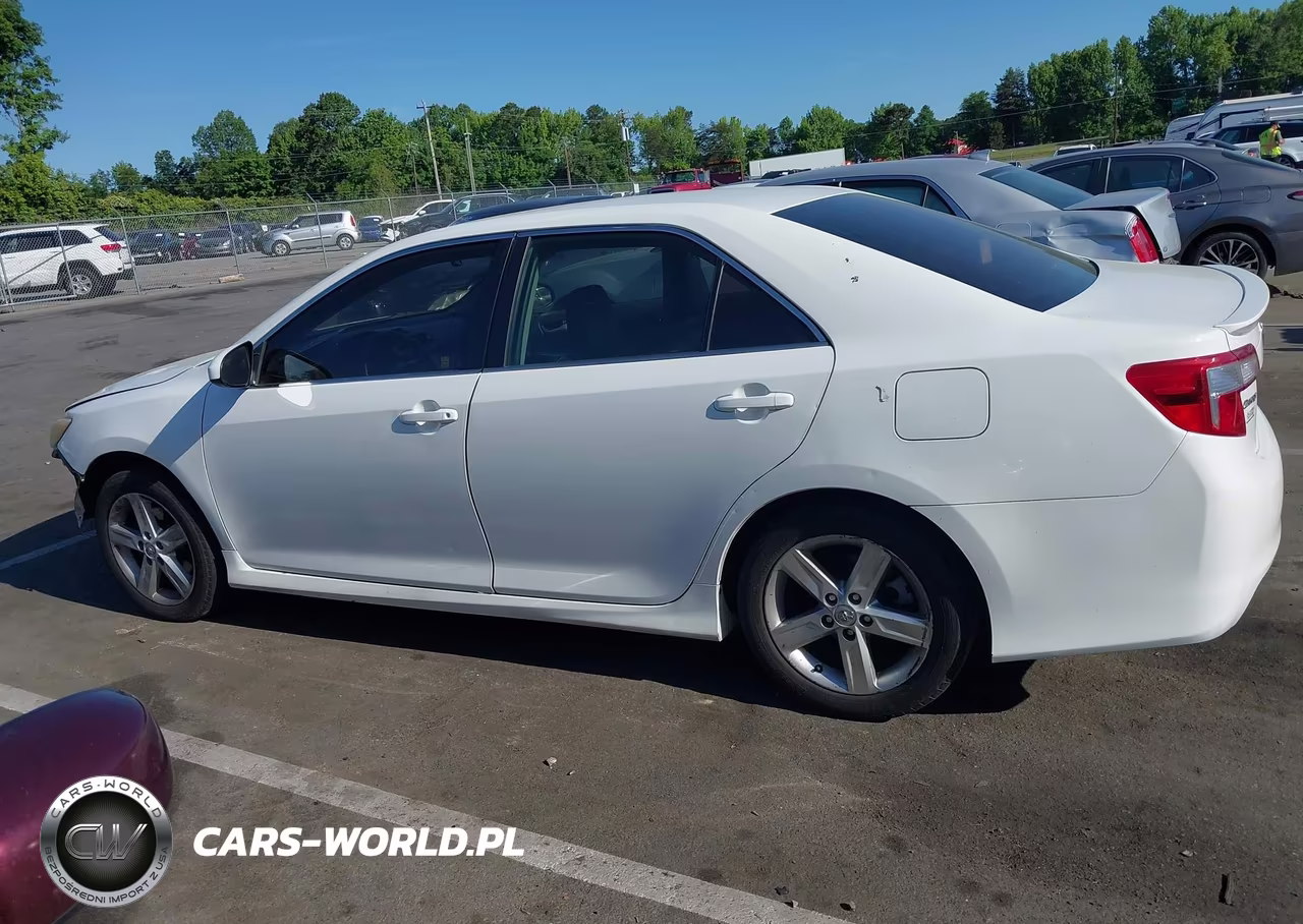 2014 Toyota Camry Se VIN:4T1BF1FK5EU353996 - 15