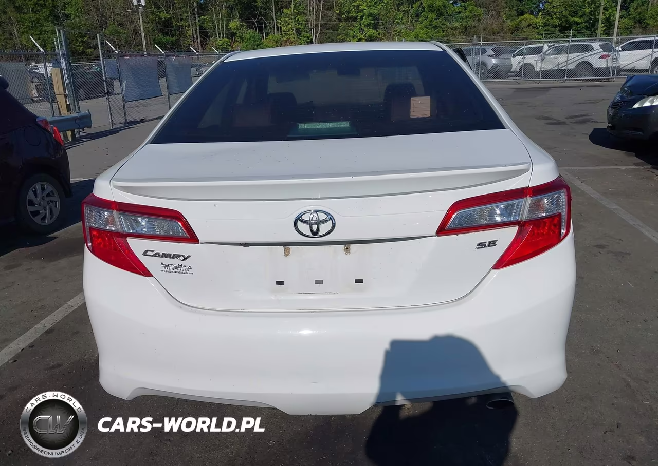 2014 Toyota Camry Se VIN:4T1BF1FK5EU353996 - 17