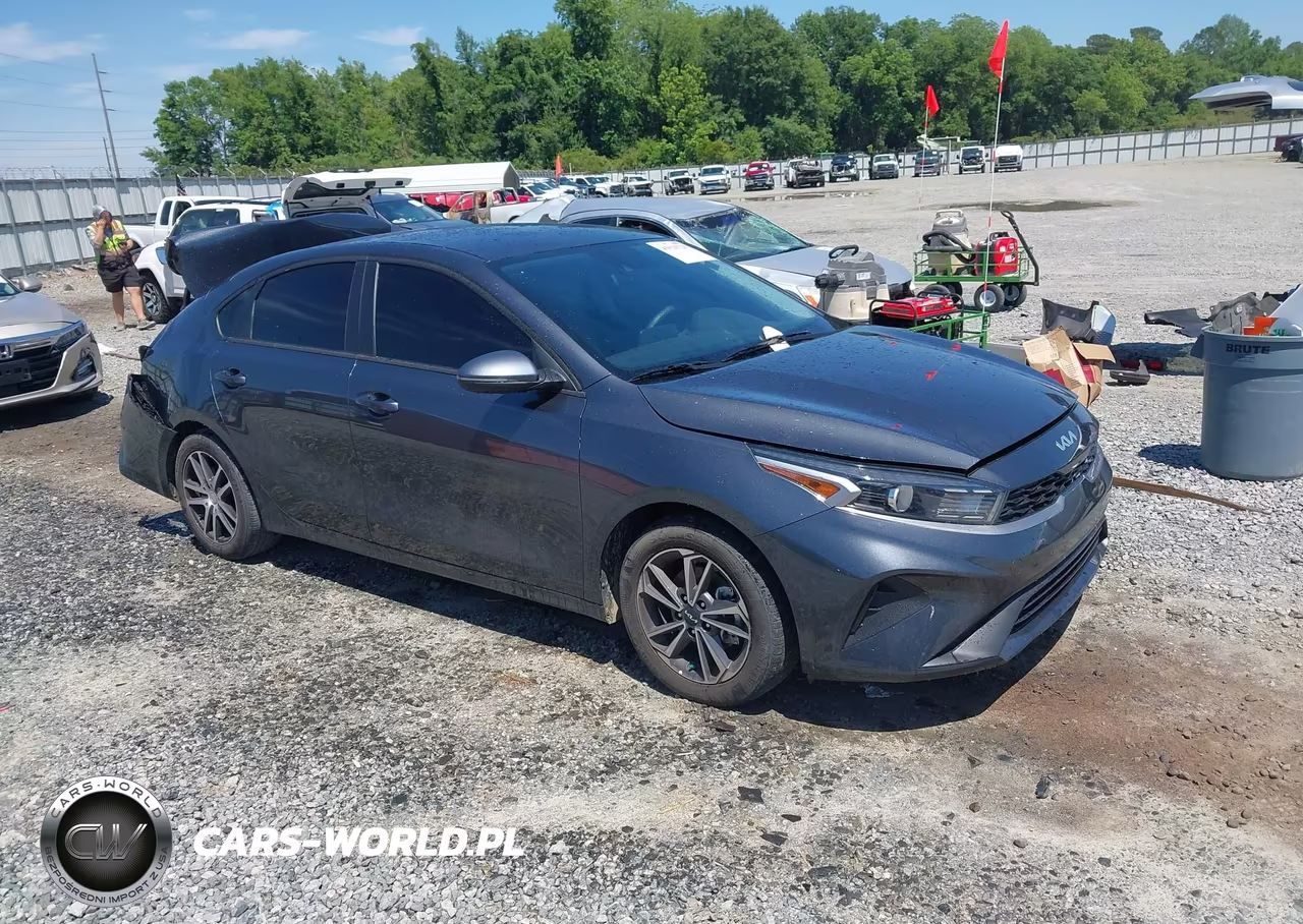 2022 Kia Forte Lxs – zdjęcie 1 z 16