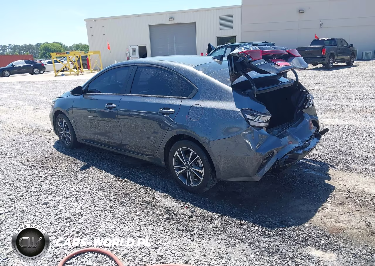 2022 Kia Forte Lxs VIN:3KPF24AD4NE486288 - 3