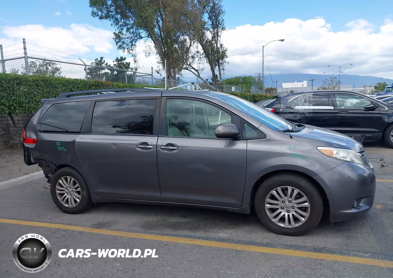 2014 Toyota Sienna Xle V6 8 Passenger VIN:5TDYK3DC2ES488701 - 14