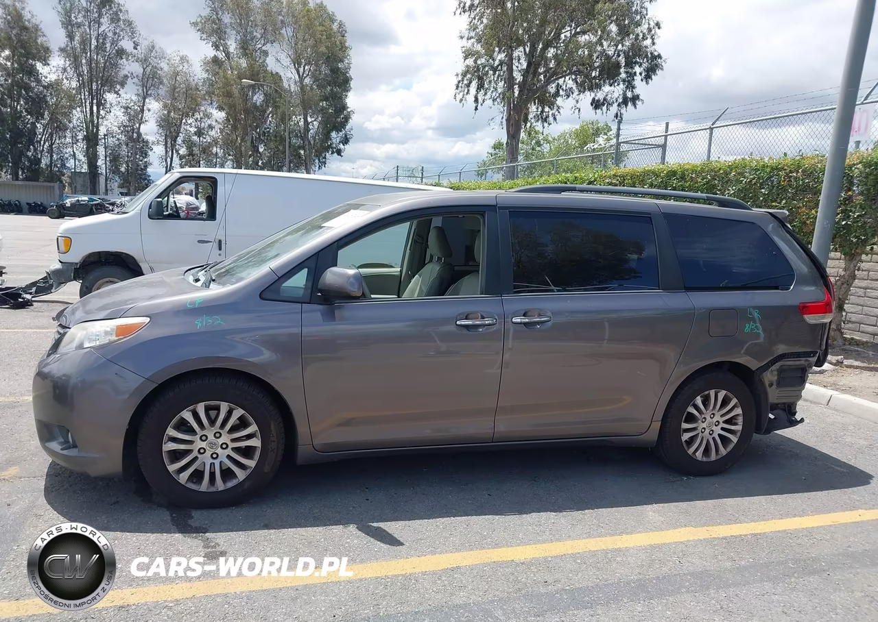 2014 Toyota Sienna Xle V6 8 Passenger VIN:5TDYK3DC2ES488701 - 15