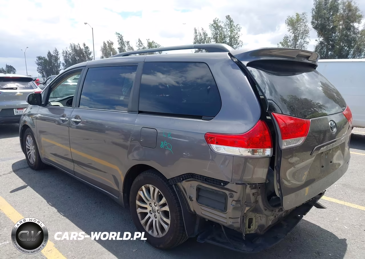 2014 Toyota Sienna Xle V6 8 Passenger VIN:5TDYK3DC2ES488701 - 3