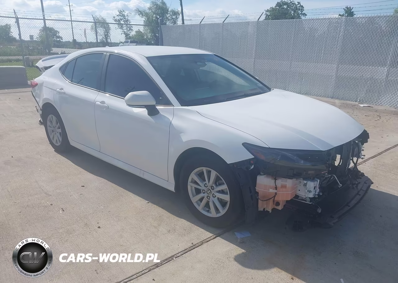 2026 Toyota Camry Le – zdjęcie 1 z 17
