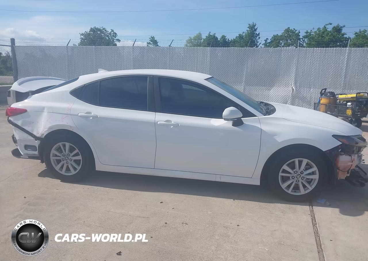 2026 Toyota Camry Le VIN:4T1DAACK9TU670009 - 13