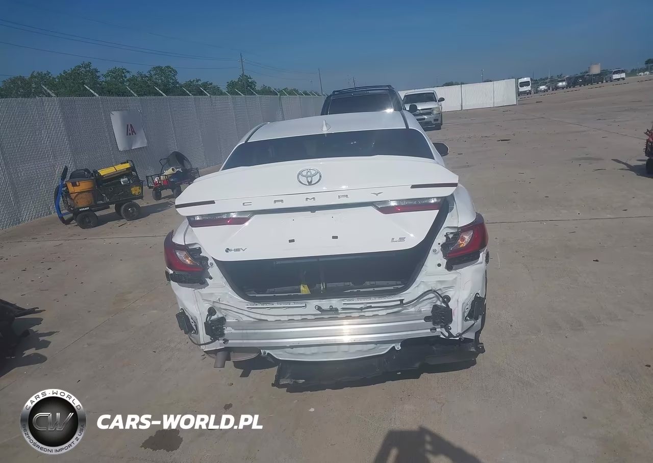 2026 Toyota Camry Le VIN:4T1DAACK9TU670009 - 16