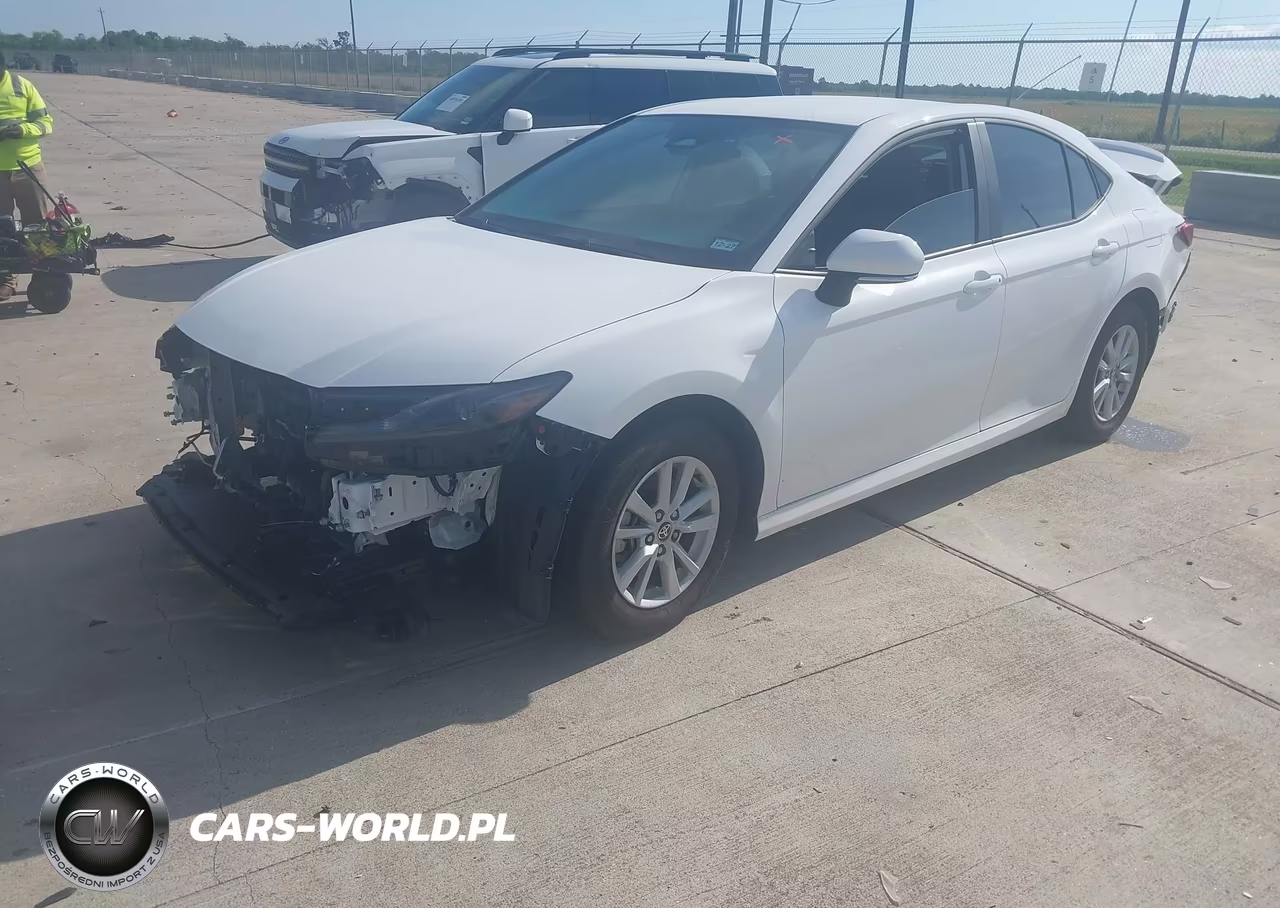 2026 Toyota Camry Le VIN:4T1DAACK9TU670009 - 2