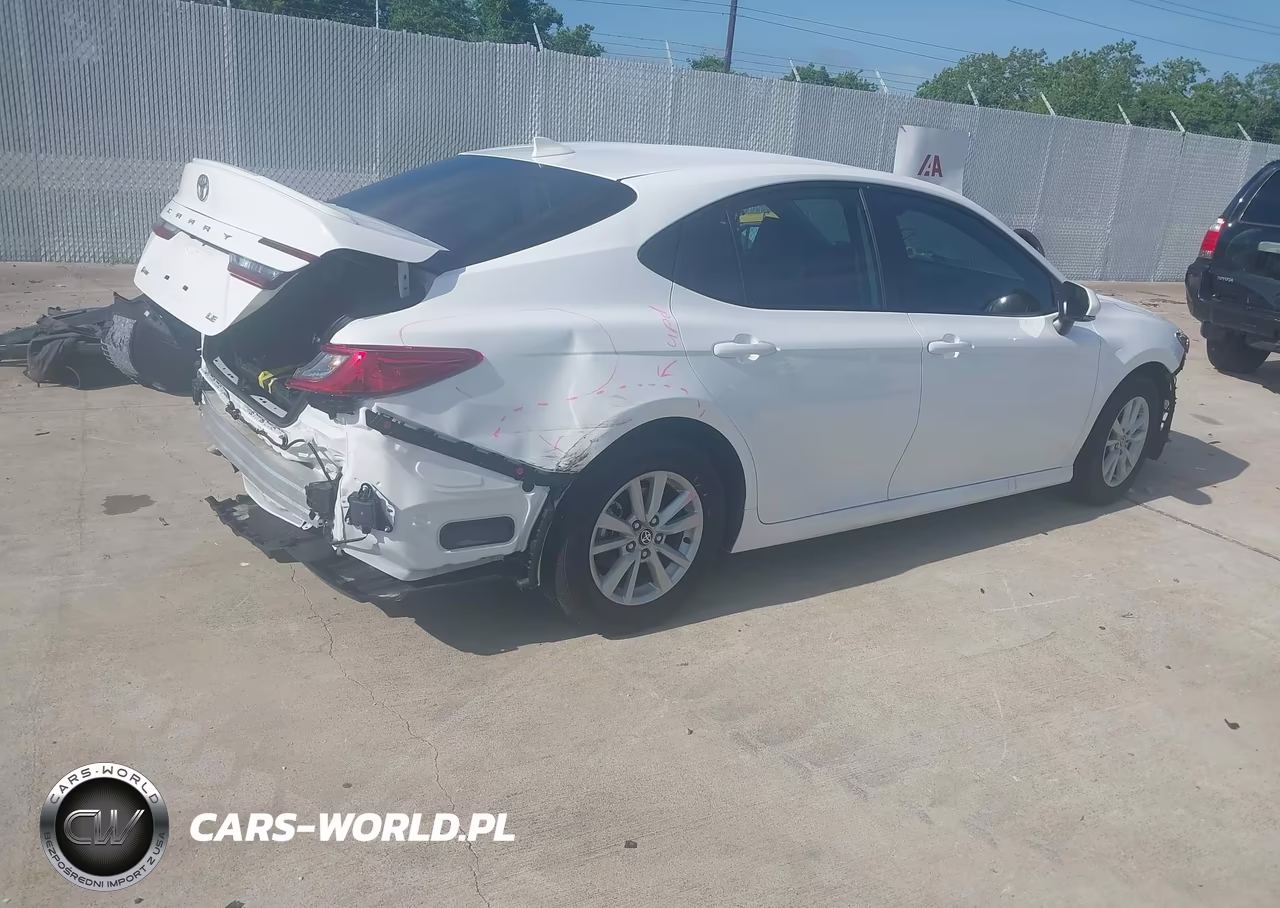 2026 Toyota Camry Le VIN:4T1DAACK9TU670009 - 4