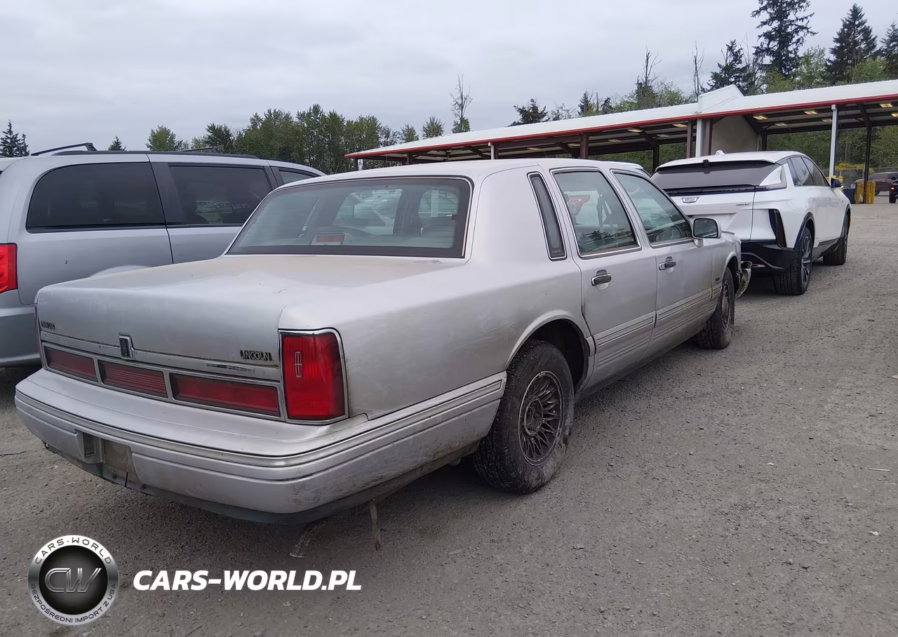 1996 Lincoln Town Car Executive VIN:1LNLM81W7TY711666 - 4