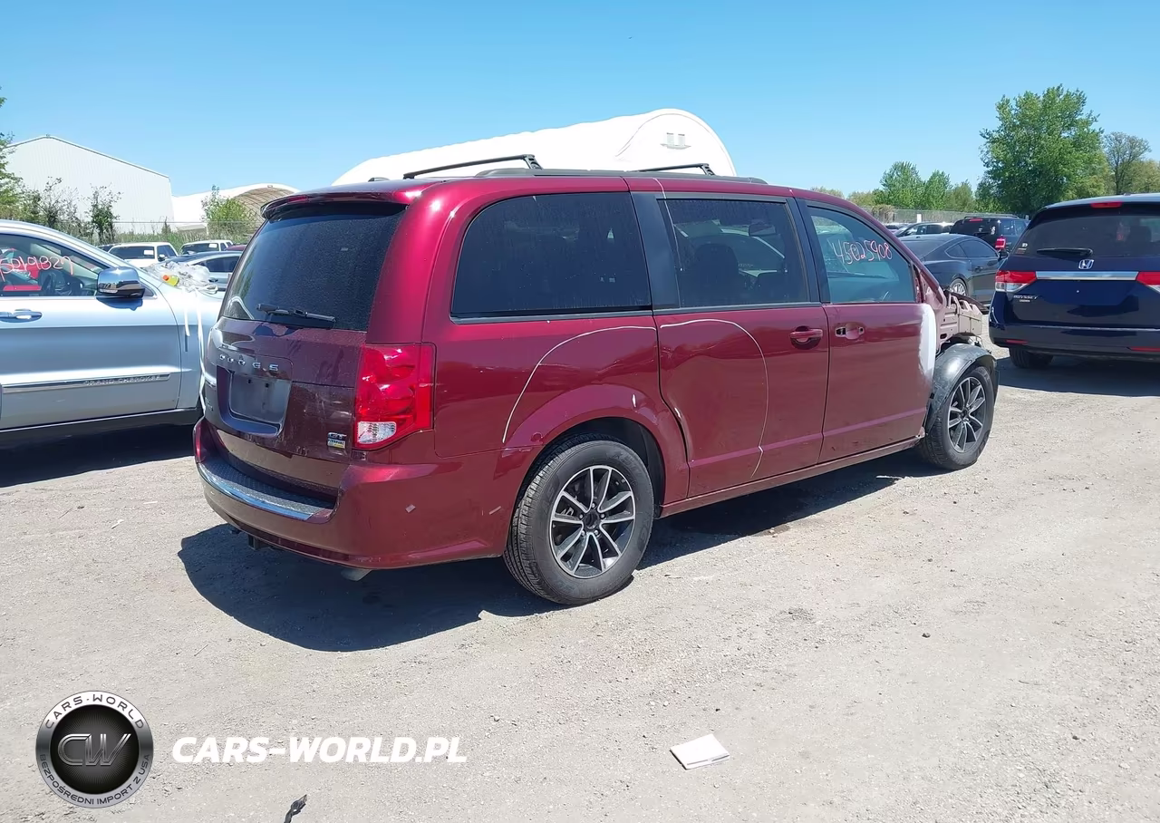 2018 Dodge Grand Caravan Gt VIN:2C4RDGEG6JR343090 - 4