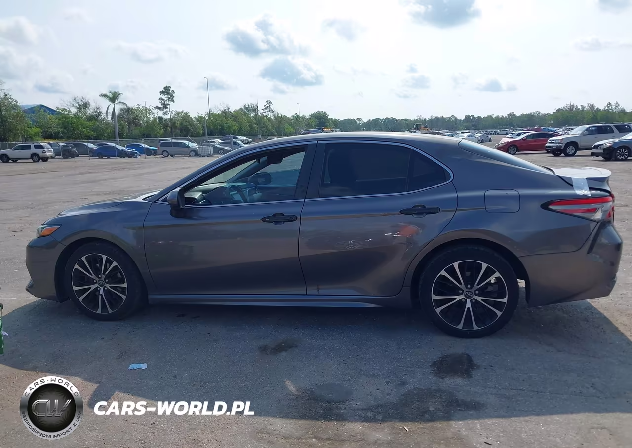 2018 Toyota Camry Se VIN:4T1B11HK8JU587247 - 15