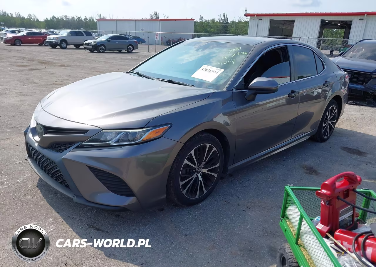 2018 Toyota Camry Se VIN:4T1B11HK8JU587247 - 2