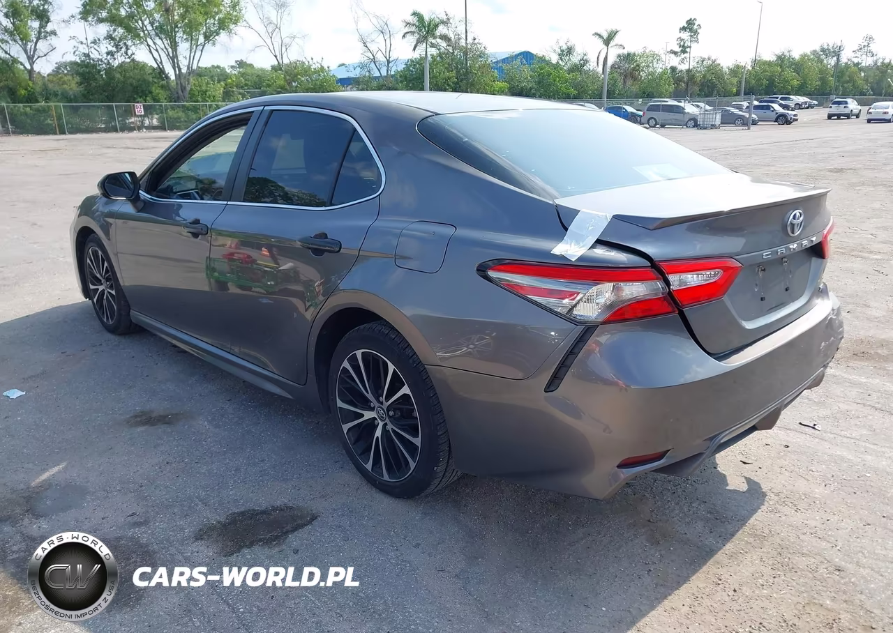2018 Toyota Camry Se VIN:4T1B11HK8JU587247 - 3