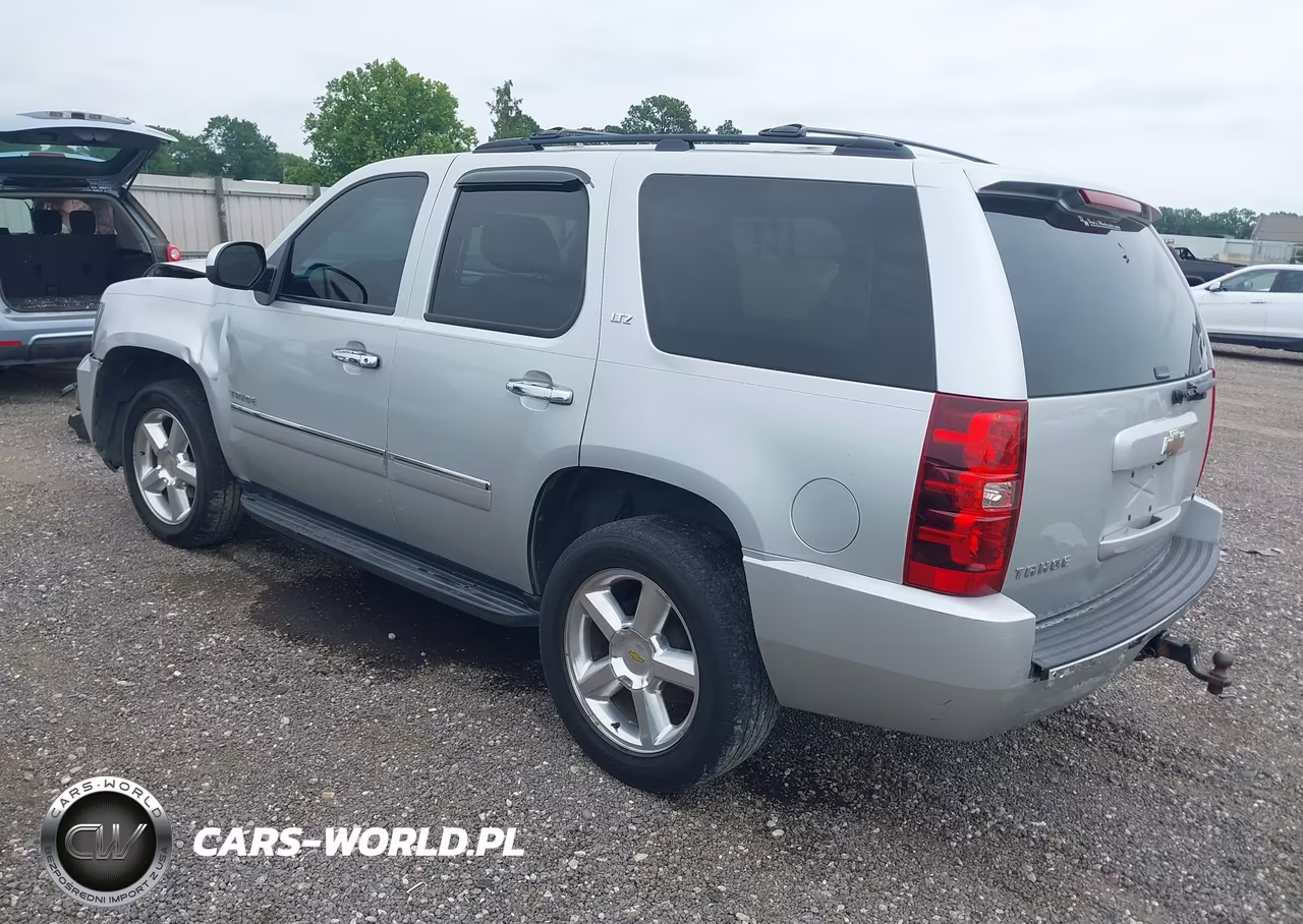 2010 Chevrolet Tahoe Ltz VIN:1GNUCCE07AR219352 - 3