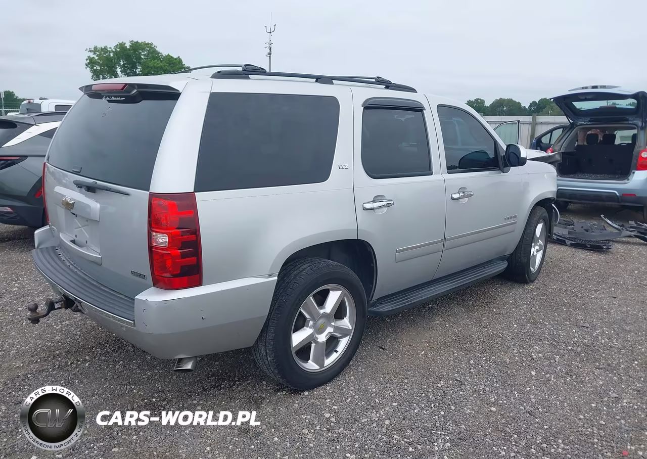 2010 Chevrolet Tahoe Ltz VIN:1GNUCCE07AR219352 - 4
