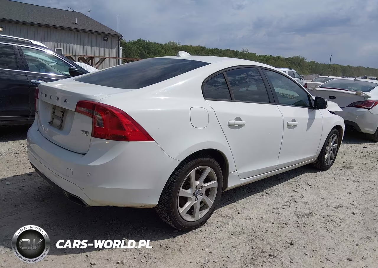 2015 Volvo S60 T5 VIN:YV140MFJ2F2351962 - 4