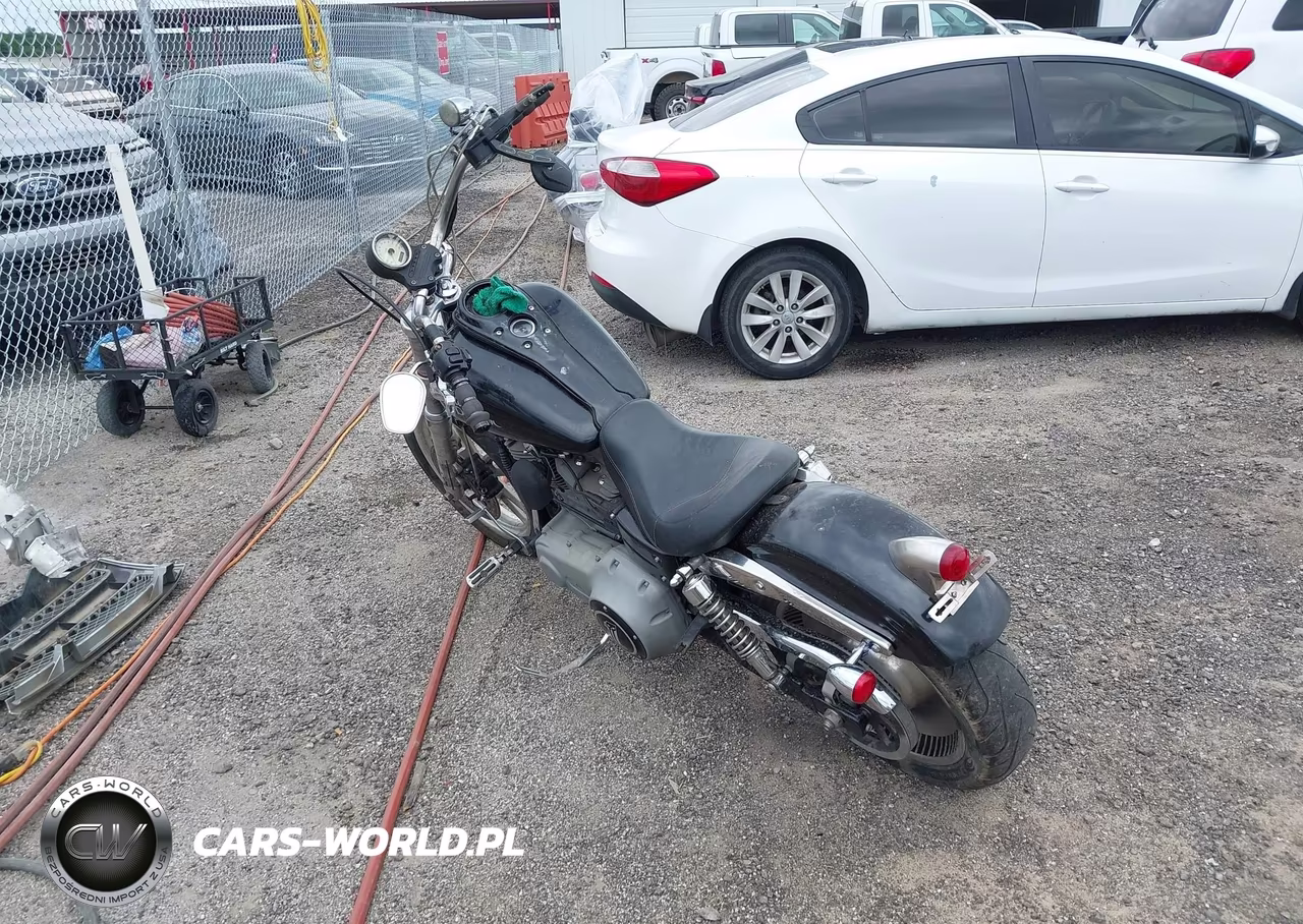 2010 Harley-Davidson Fxd VIN:1HD1GM415AC331357 - 3