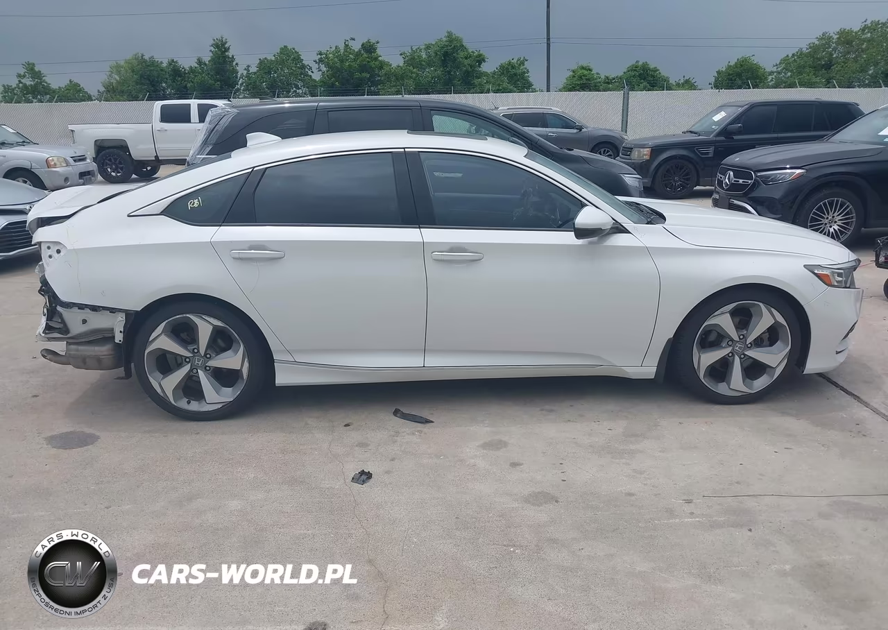 2018 Honda Accord Touring VIN:1HGCV1F99JA042402 - 13
