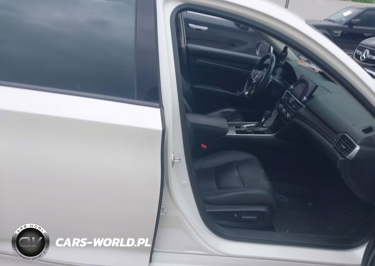 2018 Honda Accord Touring VIN:1HGCV1F99JA042402 - 5