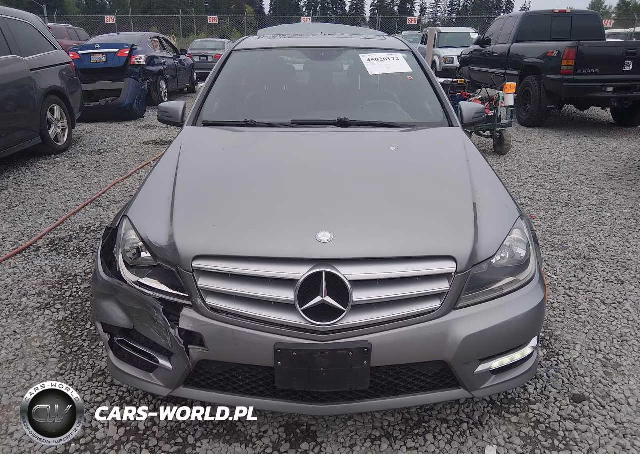 2013 Mercedes-Benz C 250 Sport VIN:WDDGF4HB6DR266012 - 13