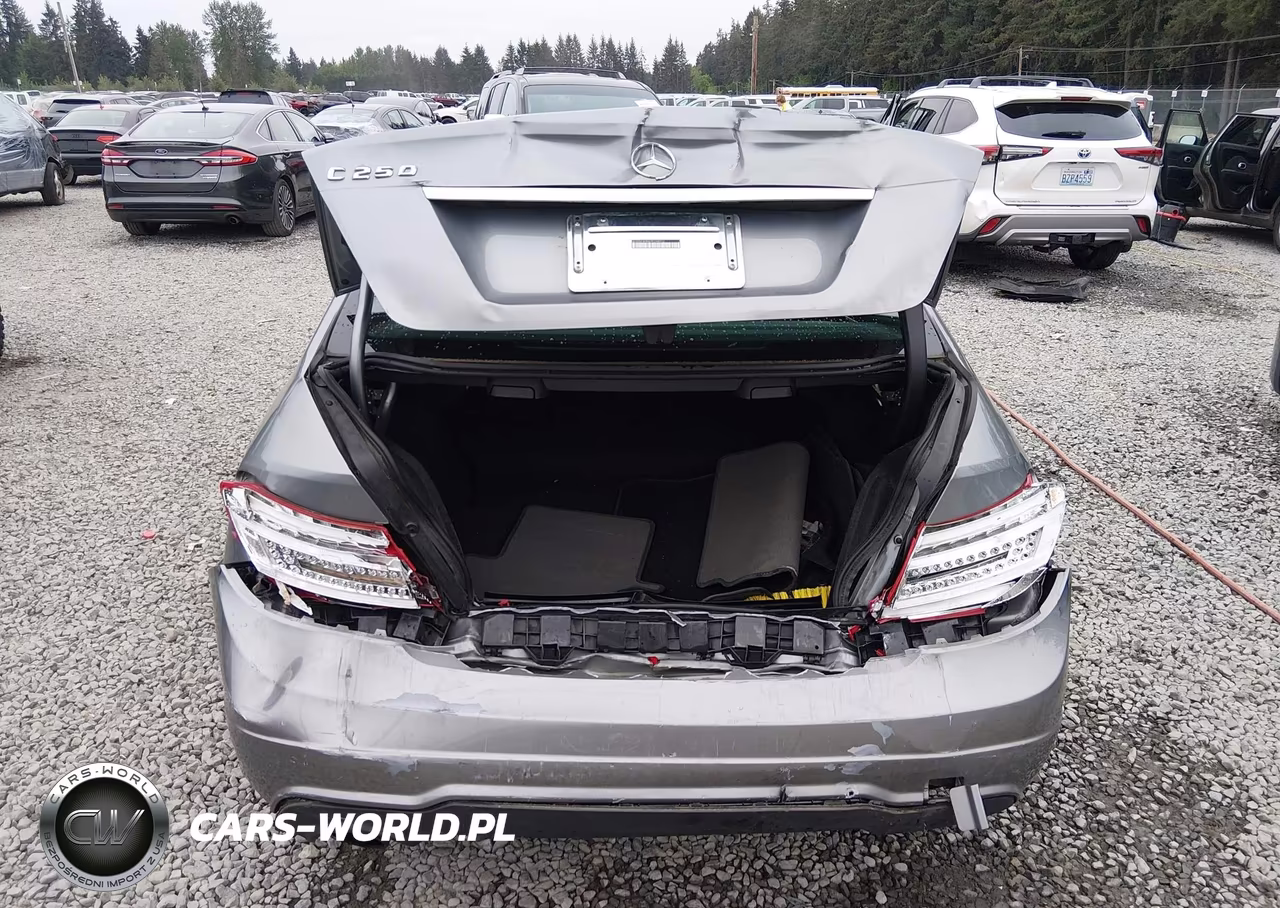 2013 Mercedes-Benz C 250 Sport VIN:WDDGF4HB6DR266012 - 17