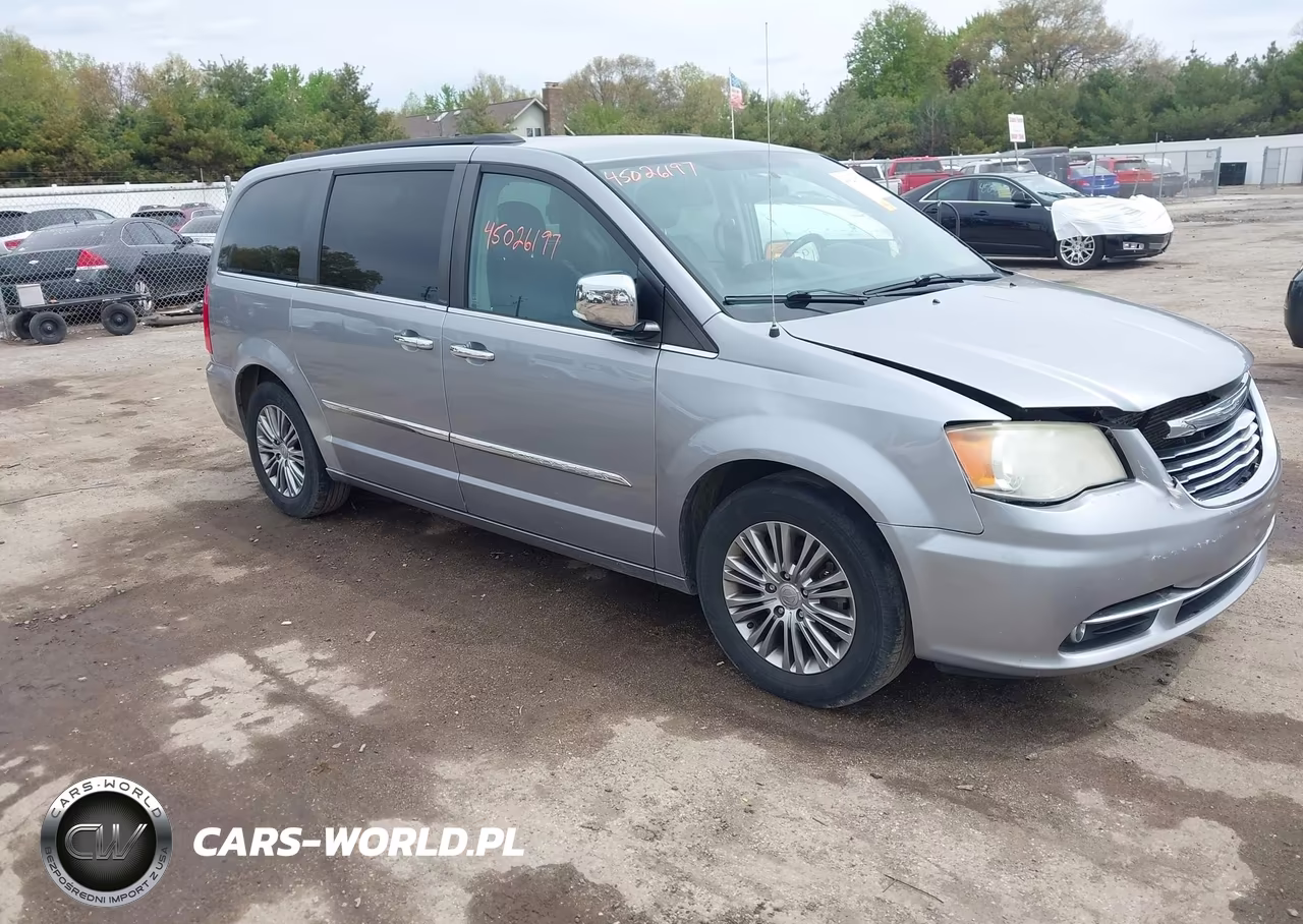 2013 Chrysler Town & Country Touring-L