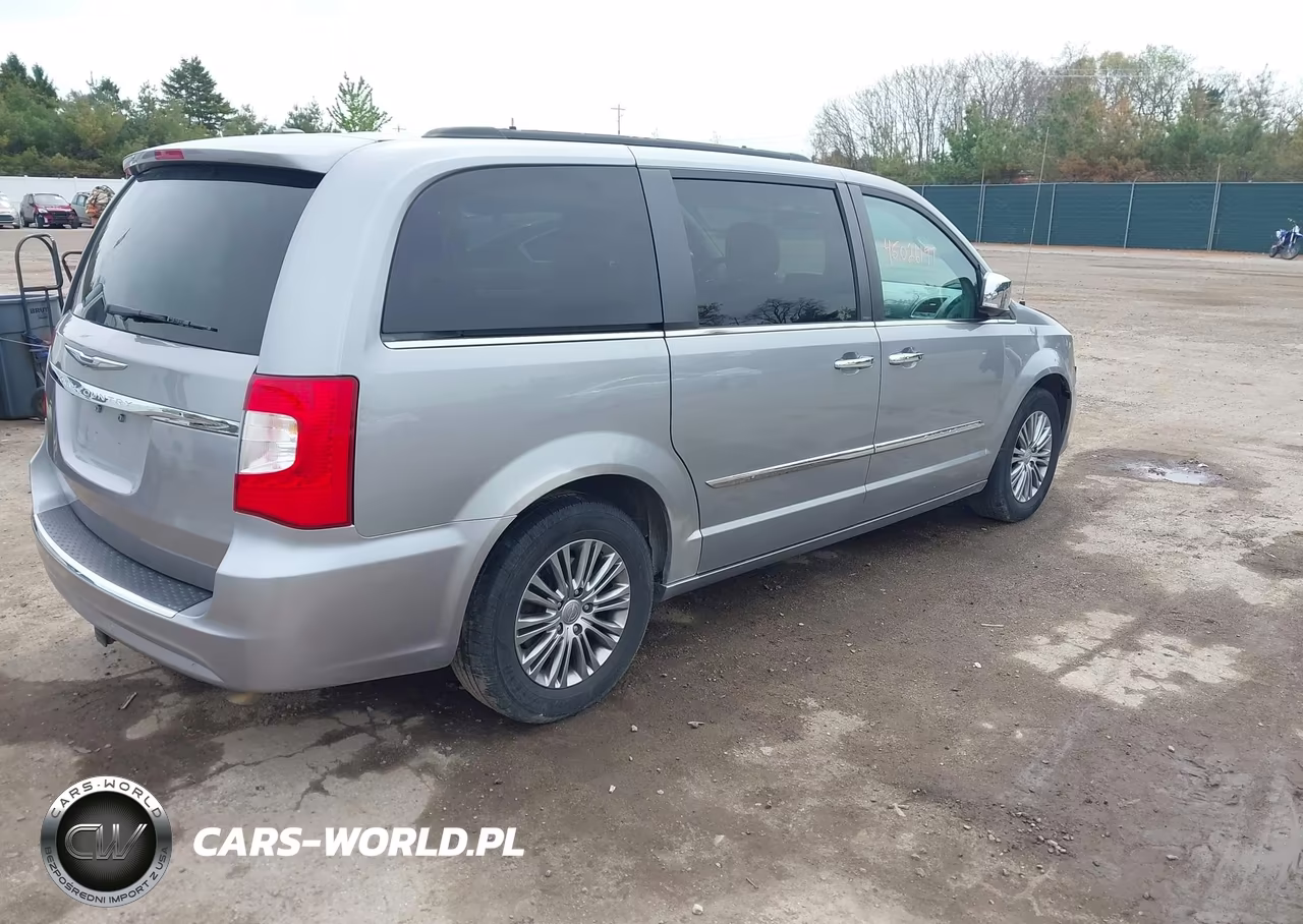 2013 Chrysler Town & Country Touring-L VIN:2C4RC1CG2DR709327 - 4