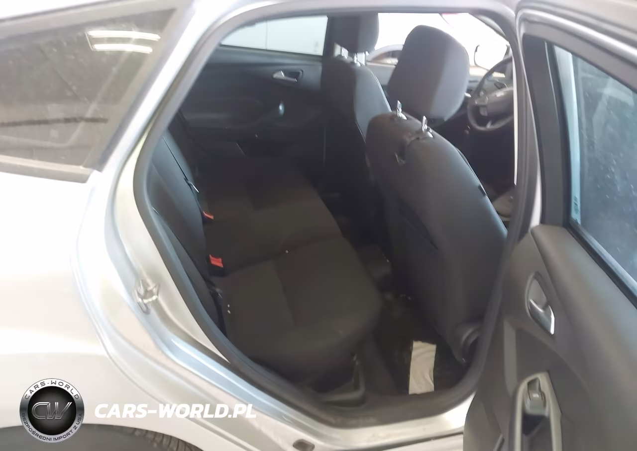 2016 Ford Focus Se VIN:1FADP3K26GL310360 - 8
