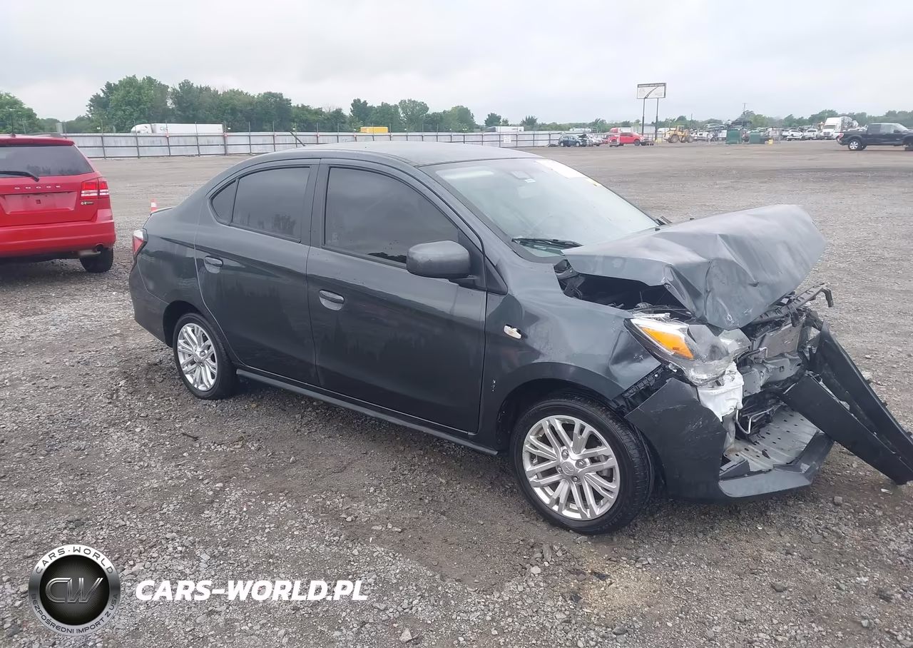 2024 Mitsubishi Mirage G4 Le – zdjęcie 1 z 17