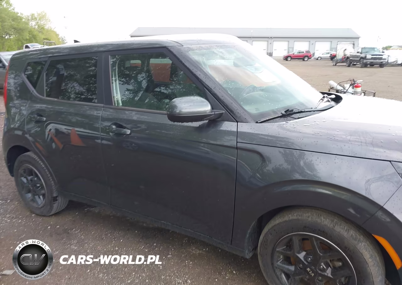 2020 Kia Soul S VIN:KNDJ23AU6L7734249 - 13