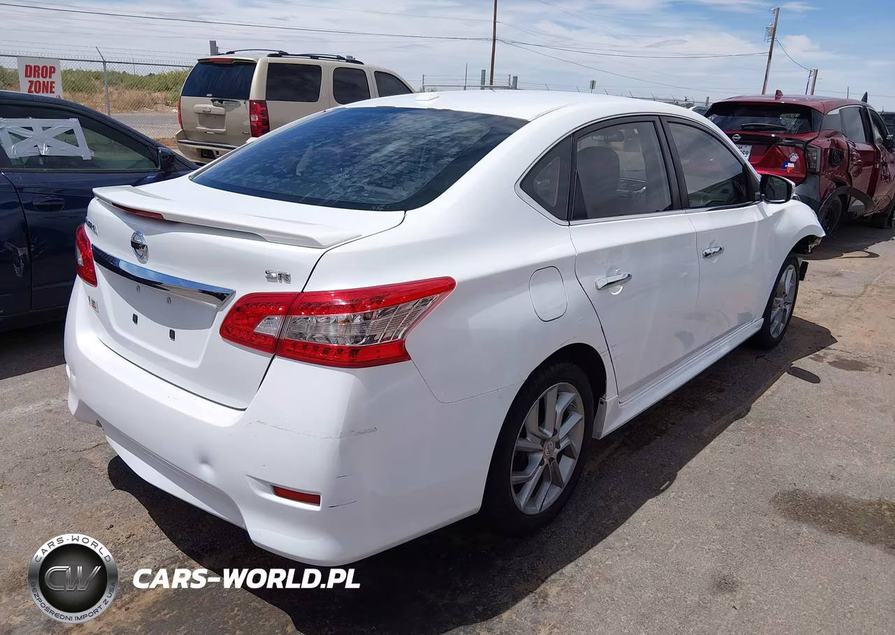 2015 Nissan Sentra Sr VIN:3N1AB7AP4FY330423 - 4
