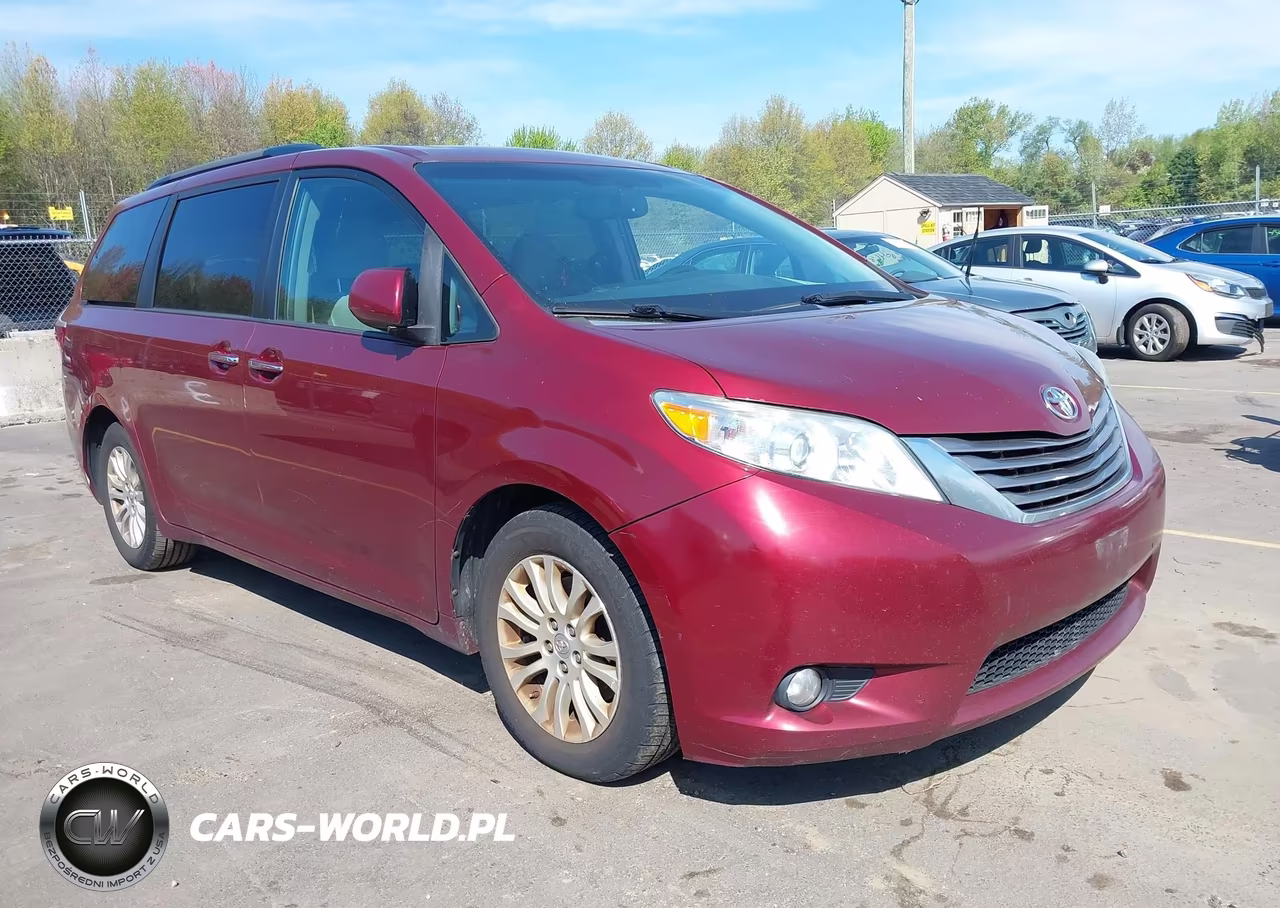 2016 Toyota Sienna Xle 8 Passenger