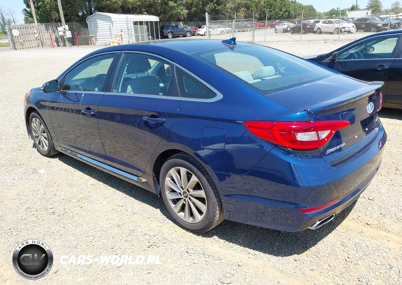 2015 Hyundai Sonata Sport VIN:5NPE34AF2FH253954 - 3