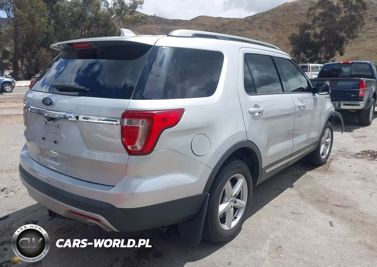 2016 Ford Explorer Xlt VIN:1FM5K8D88GGB13626 - 4