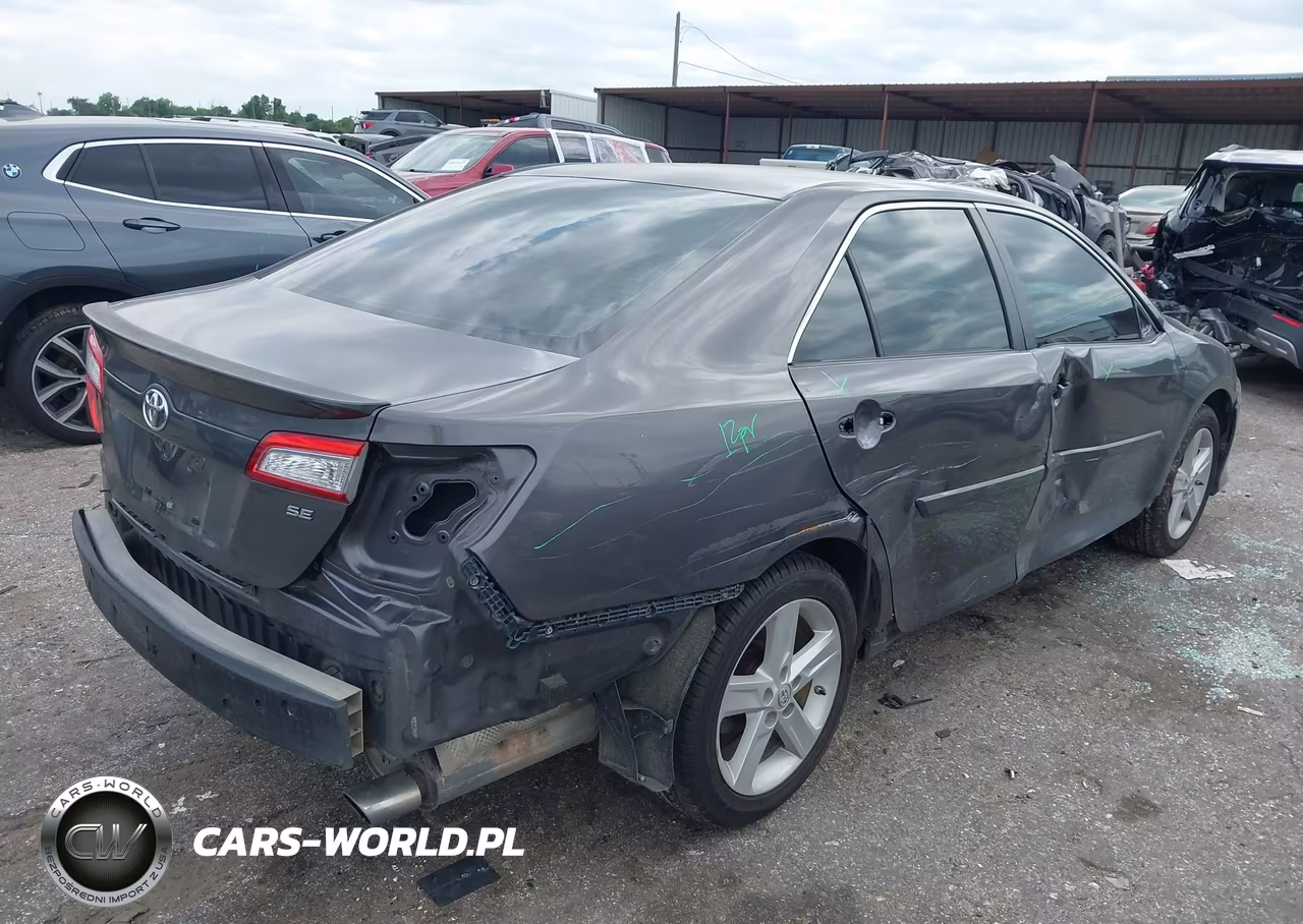 2014 Toyota Camry Se VIN:4T1BF1FKXEU762950 - 4