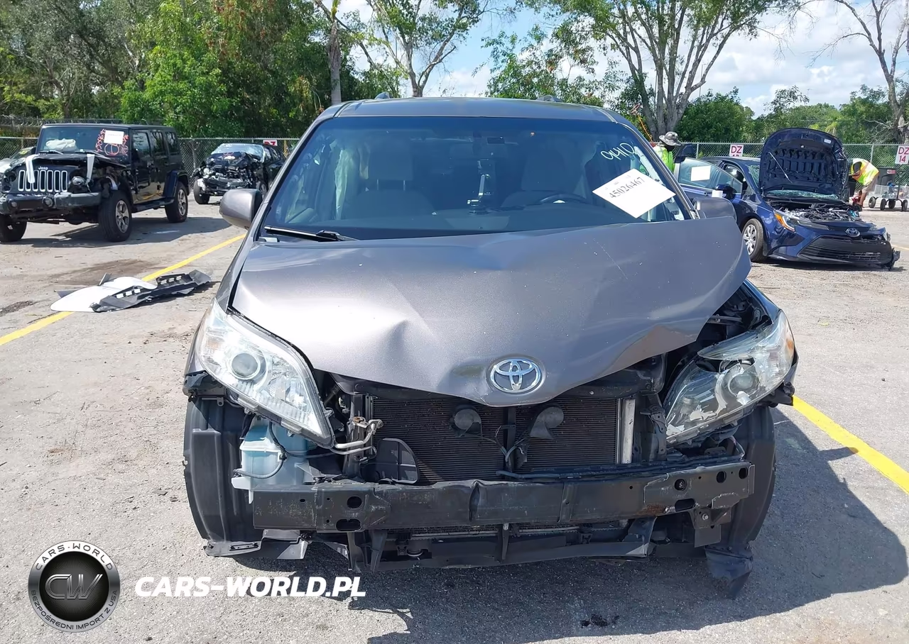 2015 Toyota Sienna Le 8 Passenger VIN:5TDKK3DC1FS529410 - 12
