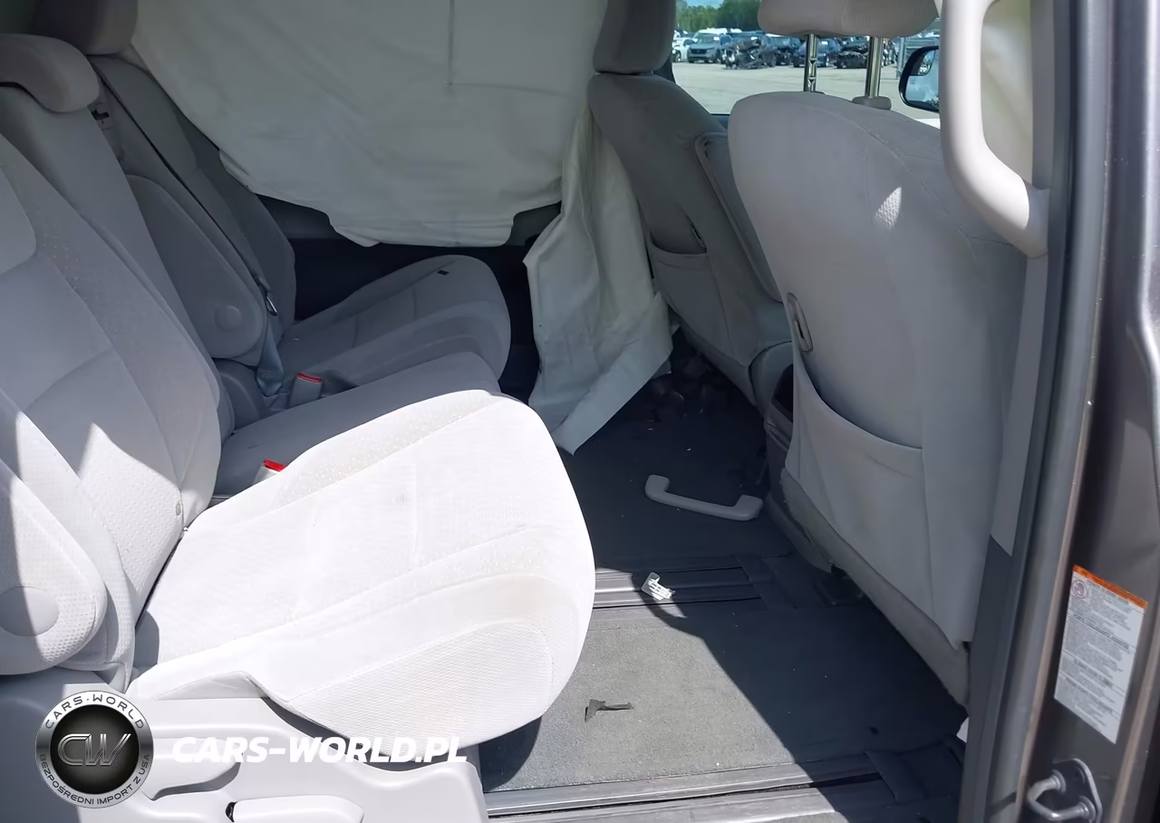 2015 Toyota Sienna Le 8 Passenger VIN:5TDKK3DC1FS529410 - 8