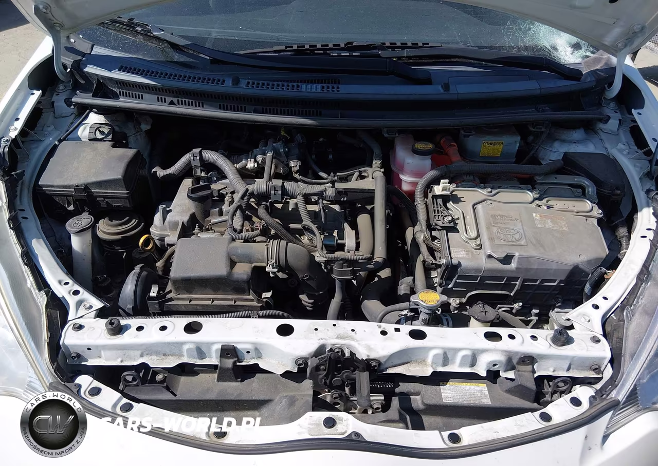 2014 Toyota Prius C Four VIN:JTDKDTB39E1075318 - 10