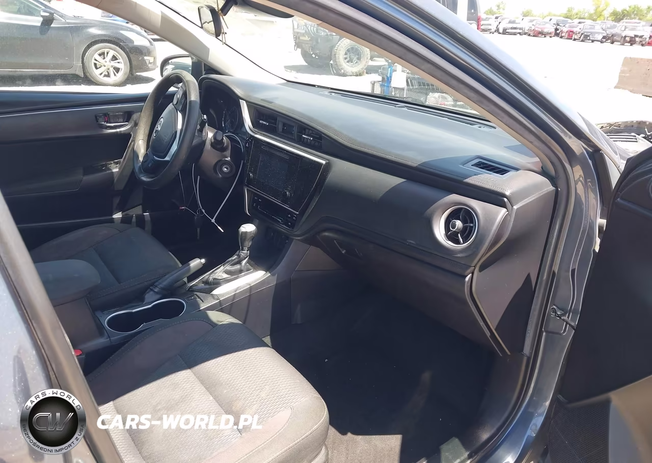 2019 Toyota Corolla Le VIN:2T1BURHE1KC240071 - 5