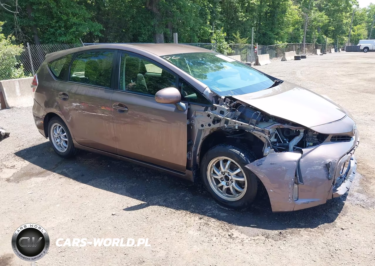 2015 Toyota Prius V Three – zdjęcie 1 z 17