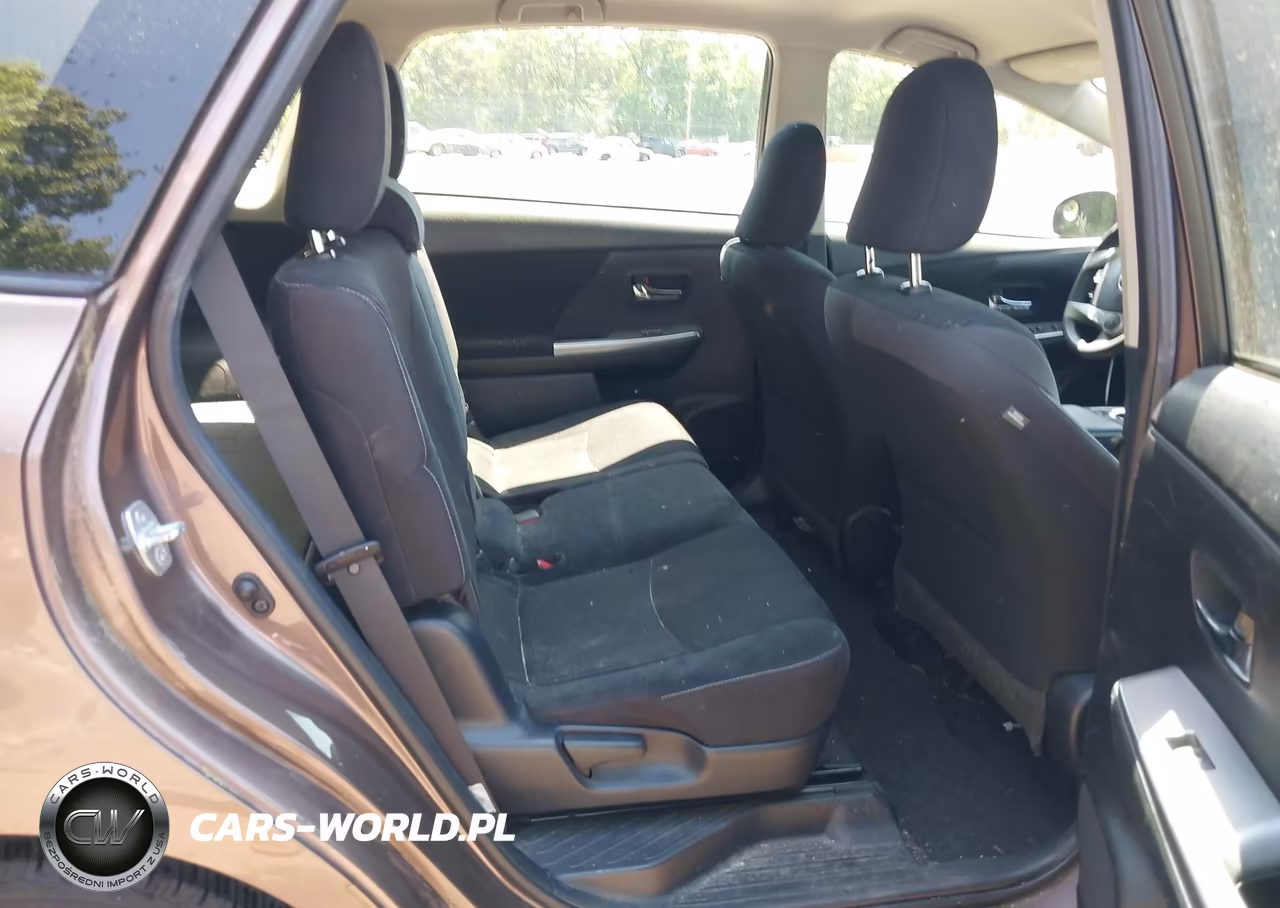 2015 Toyota Prius V Three VIN:JTDZN3EU9FJ016822 - 8
