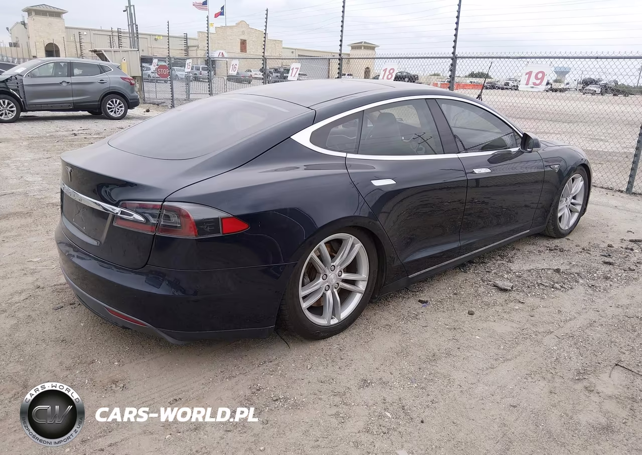 2013 Tesla Model S VIN:5YJSA1AG4DFP08458 - 4