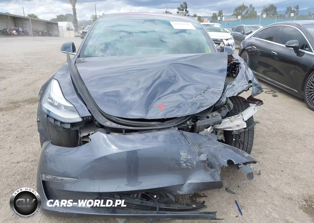 2018 Tesla Model 3 Long Range-Mid Range VIN:5YJ3E1EA9JF021860 - 11