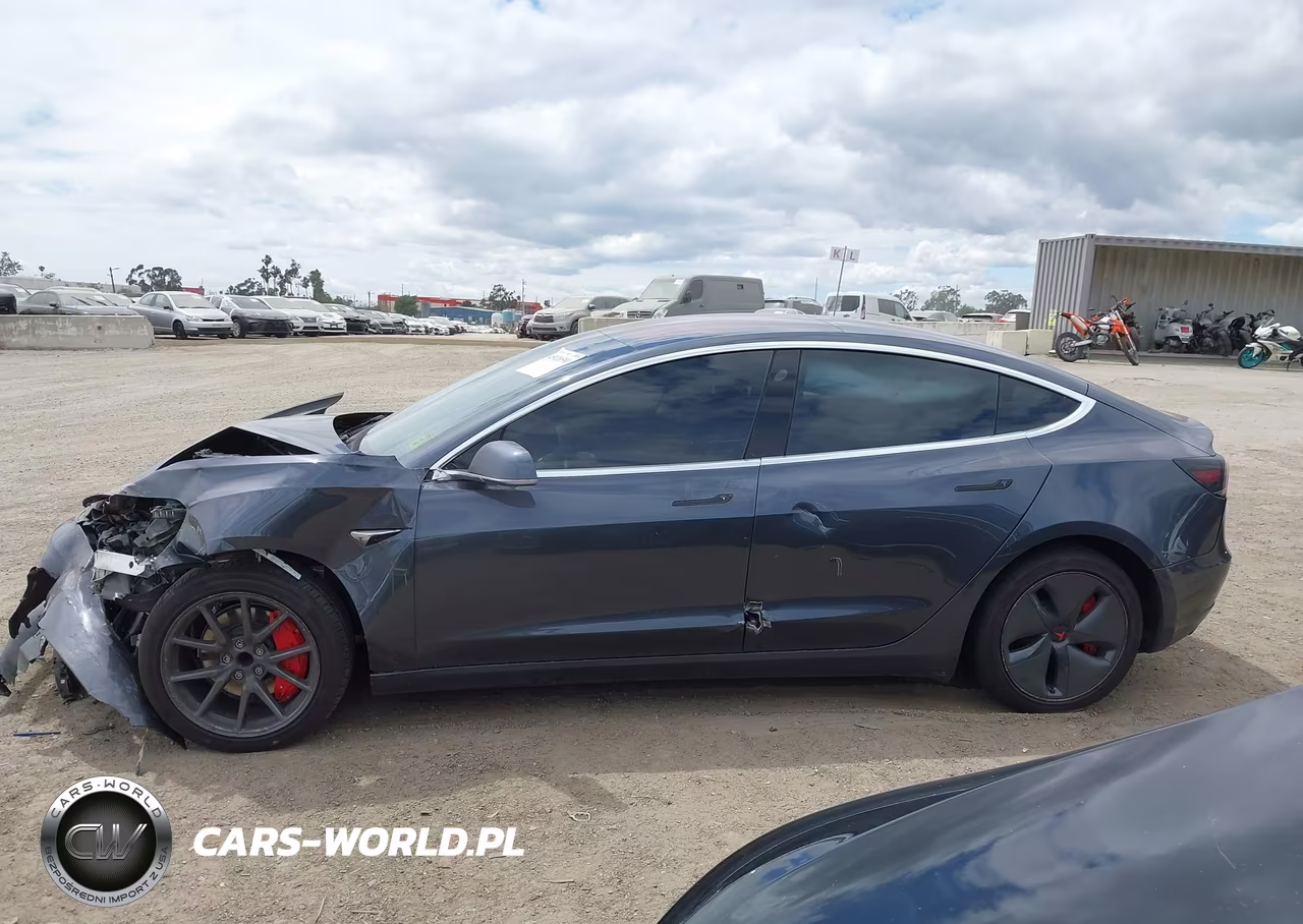 2018 Tesla Model 3 Long Range-Mid Range VIN:5YJ3E1EA9JF021860 - 13