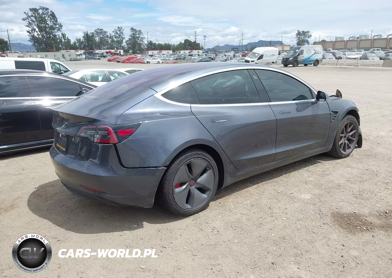 2018 Tesla Model 3 Long Range-Mid Range VIN:5YJ3E1EA9JF021860 - 4