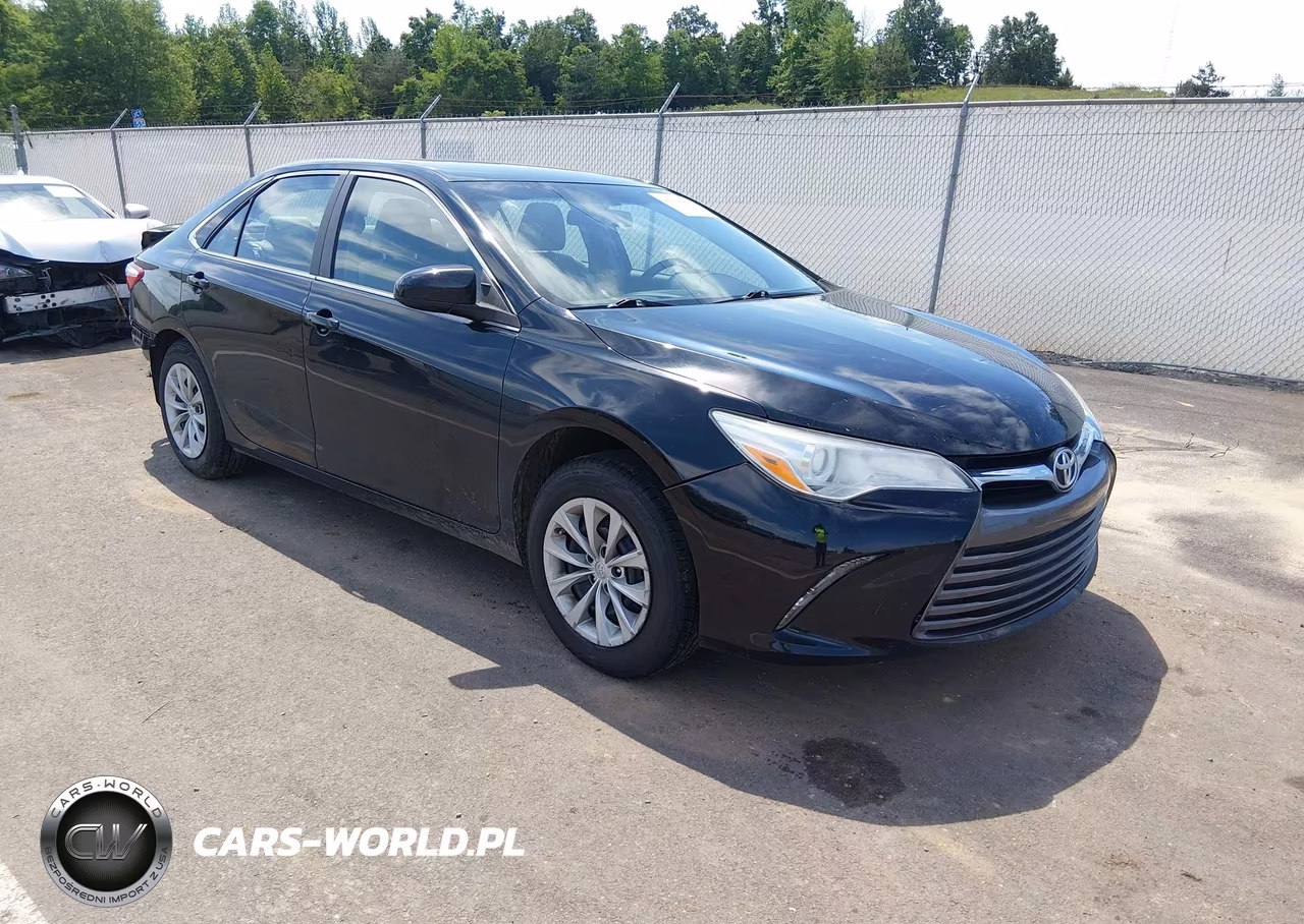 2016 Toyota Camry Le – zdjęcie 1 z 17