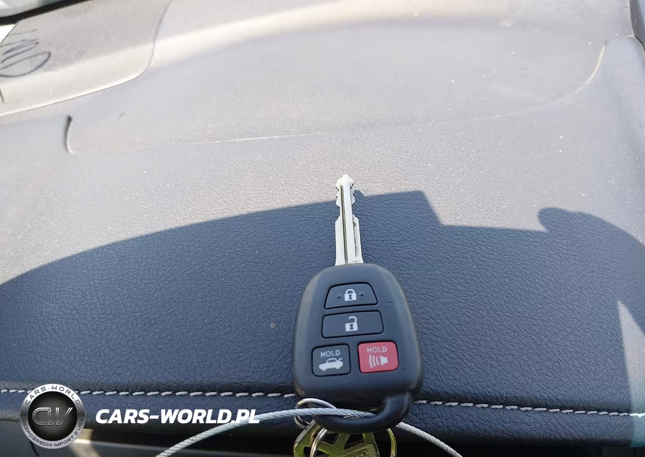 2016 Toyota Camry Le VIN:4T1BF1FK6GU126822 - 11